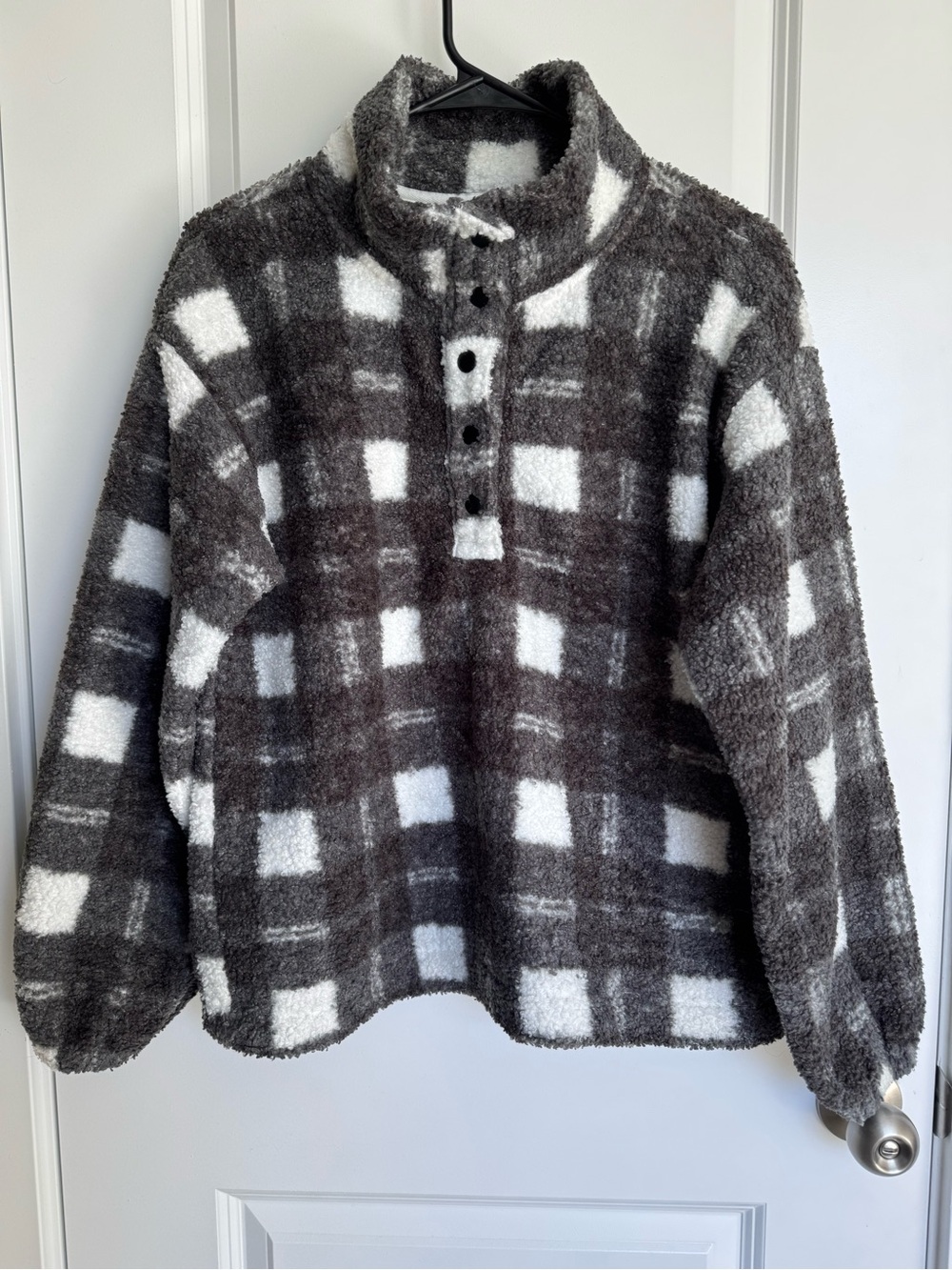 LOFT Gray and White Plaid Pullover
